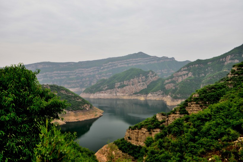 点击大图看下一张：河南黄河三峡风景图片