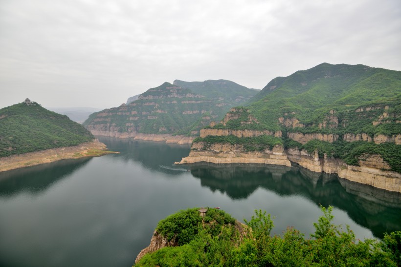 点击大图看下一张：河南黄河三峡风景图片