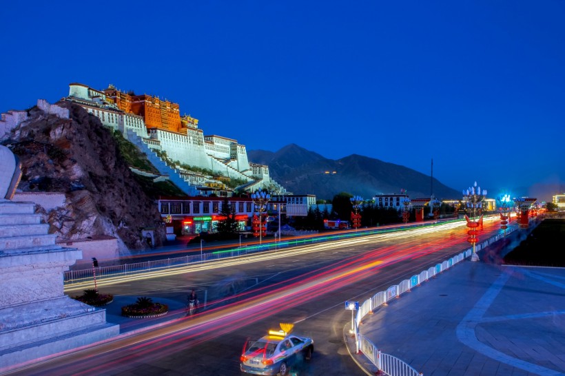 点击大图看下一张：西藏布达拉宫图片