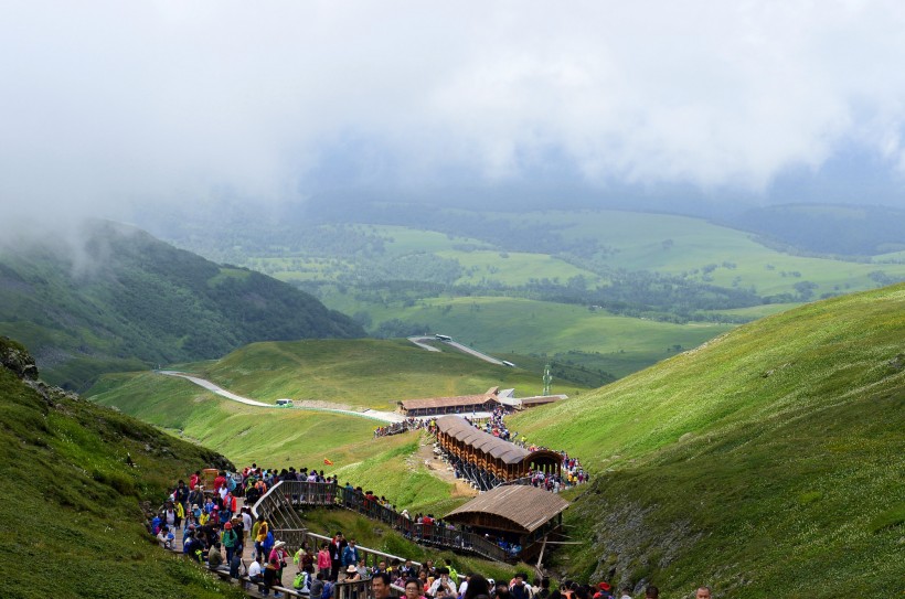 点击大图看下一张：吉林省长白山天池风景图片
