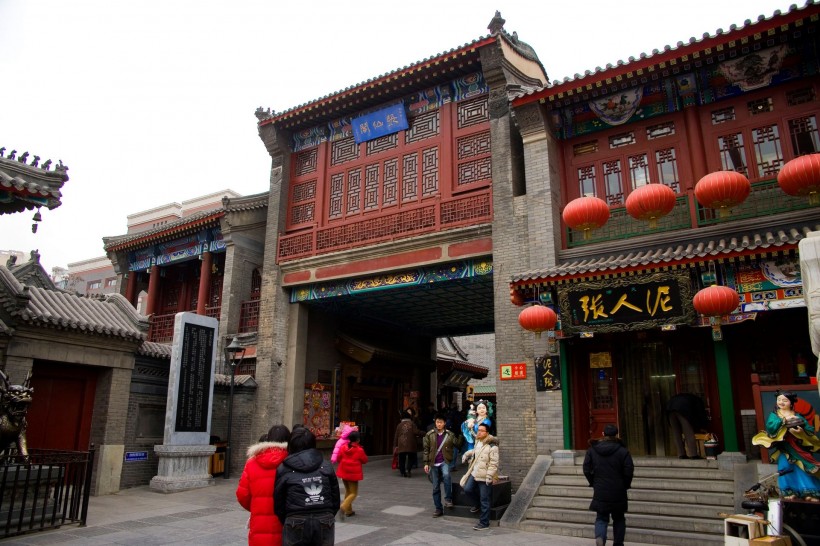 点击大图看下一张：天津古玩街图片