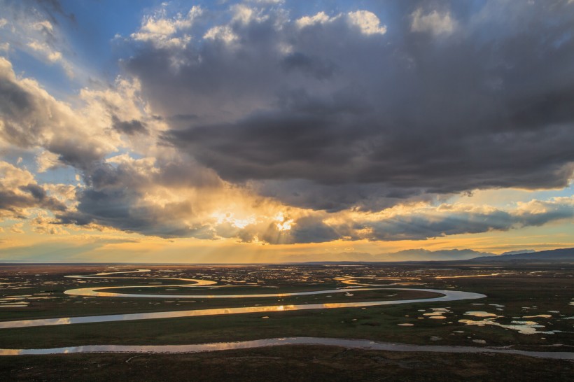 点击大图看下一张：新疆天山风景图片