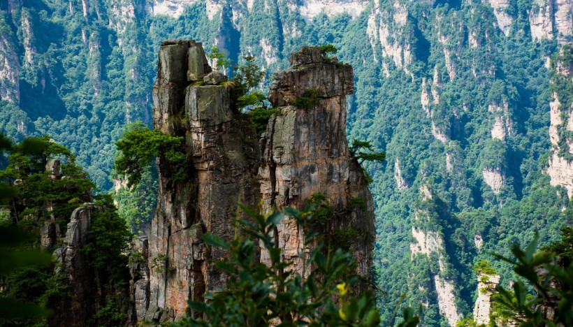 点击大图看下一张：湖南张家界天子山风景图片