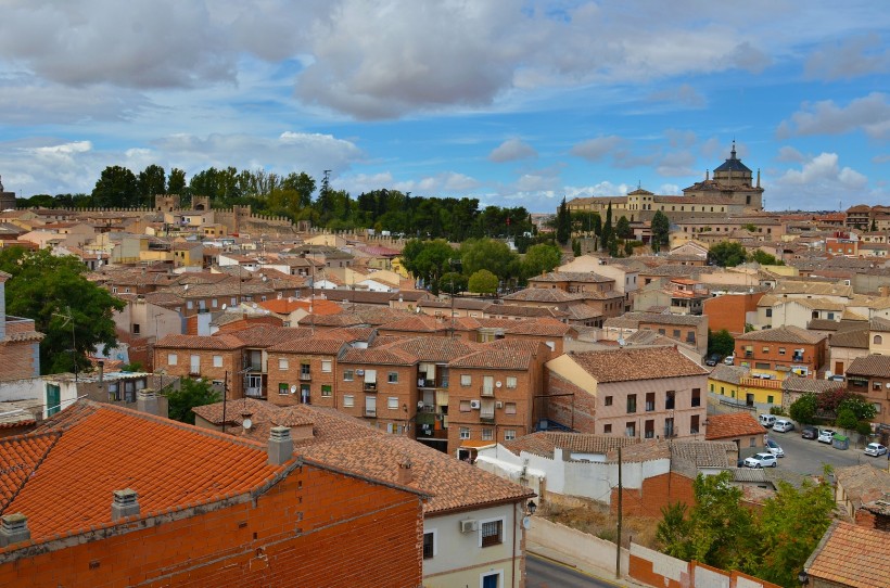 点击大图看下一张：西班牙古城托莱多风景图片