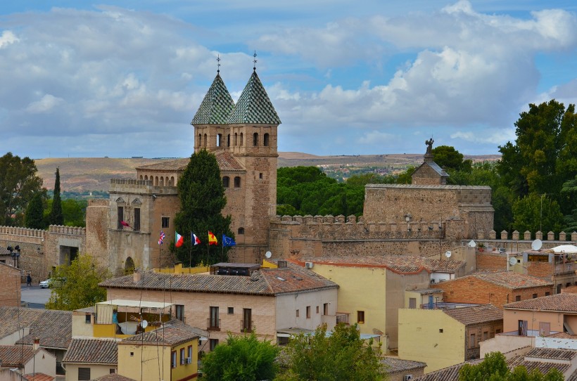 点击大图看下一张：西班牙古城托莱多风景图片