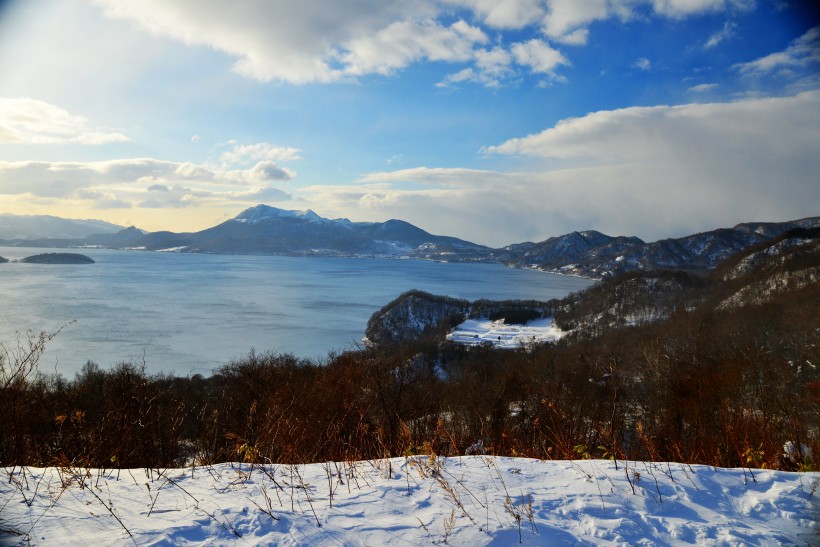点击大图看下一张：日本北海道洞爷湖风景图片