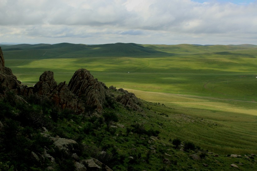 点击大图看下一张：内蒙古乌里雅斯太山旅游景区风景图片