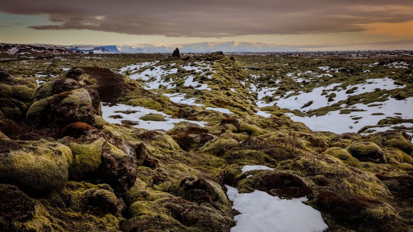 点击大图看下一张：冰岛瓦特纳冰川图片