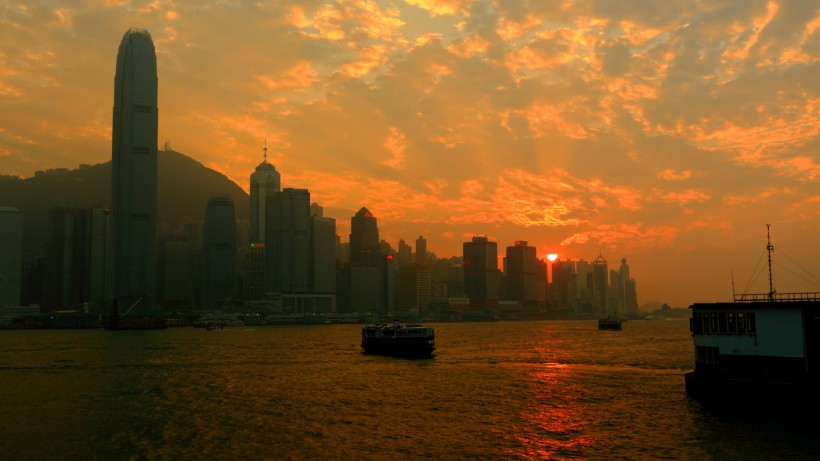 点击大图看下一张：香港维多利亚港日落风景图片