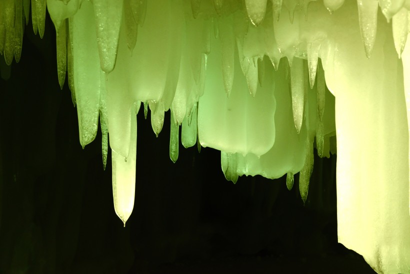 点击大图看下一张：山西宁武山万年冰洞图片