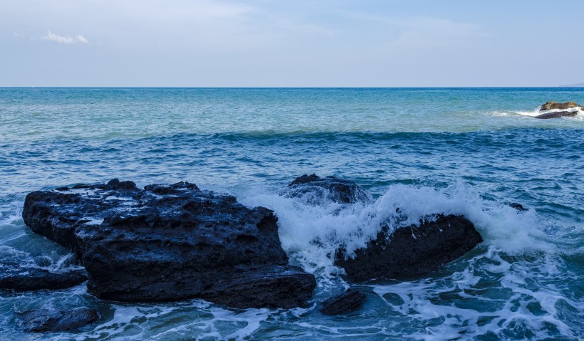 点击大图看下一张：广西北海涠洲岛迷人风景图片