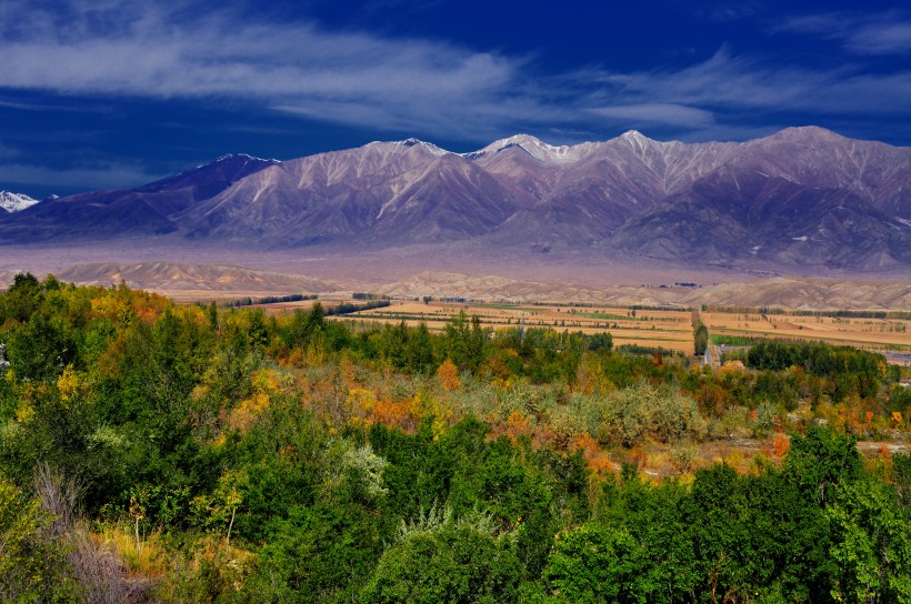 点击大图看下一张：新疆温泉县秋天风景图片