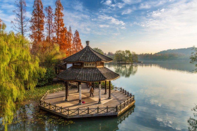 点击大图看下一张：浙江杭州西湖秋天风景图片