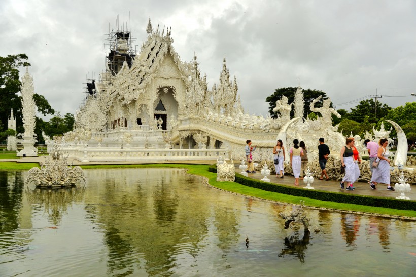 点击大图看下一张：泰国清莱灵光寺风景图片