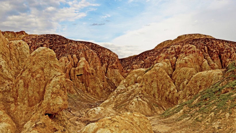 点击大图看下一张：新疆五彩滩风景图片