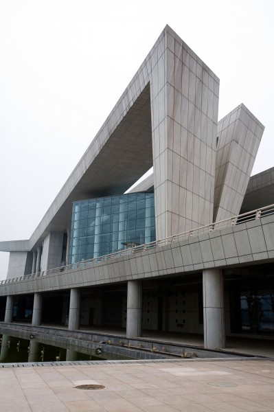 点击大图看下一张：武汉琴台艺术中心图片