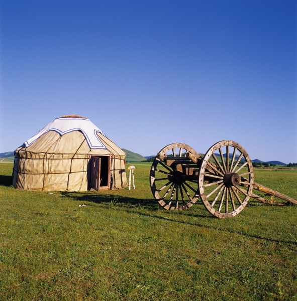 点击大图看下一张：乌兰木统的蒙古包图片