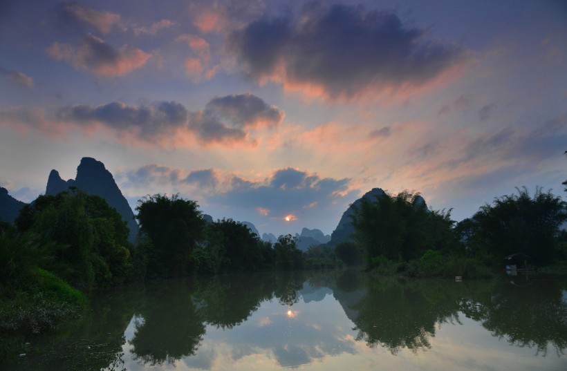 点击大图看下一张：湖北乌龙泉风景图片