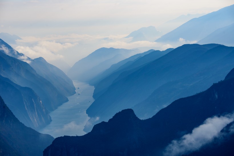 点击大图看下一张：长江巫峡风光图片