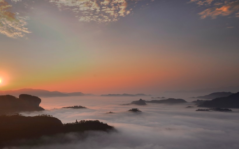 点击大图看下一张：武夷山云海风景图片