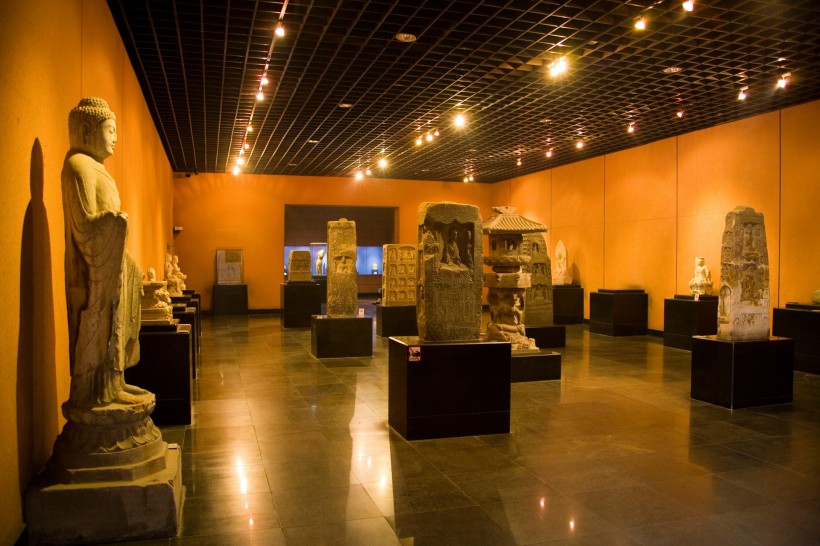 点击大图看下一张：西安碑林博物馆图片