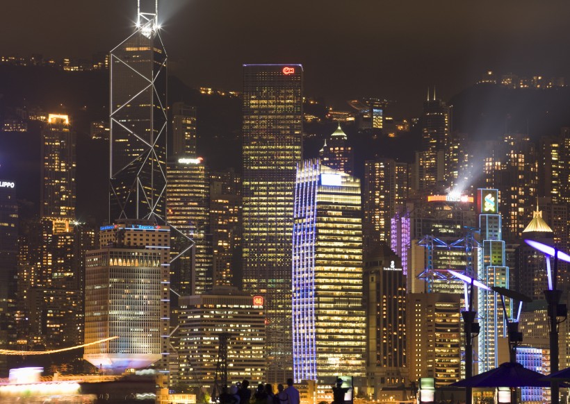 点击大图看下一张：香港繁华夜景图片