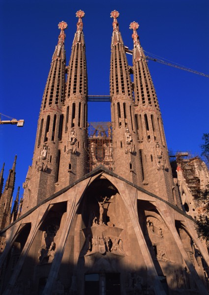 点击大图看下一张：西班牙圣家大教堂图片