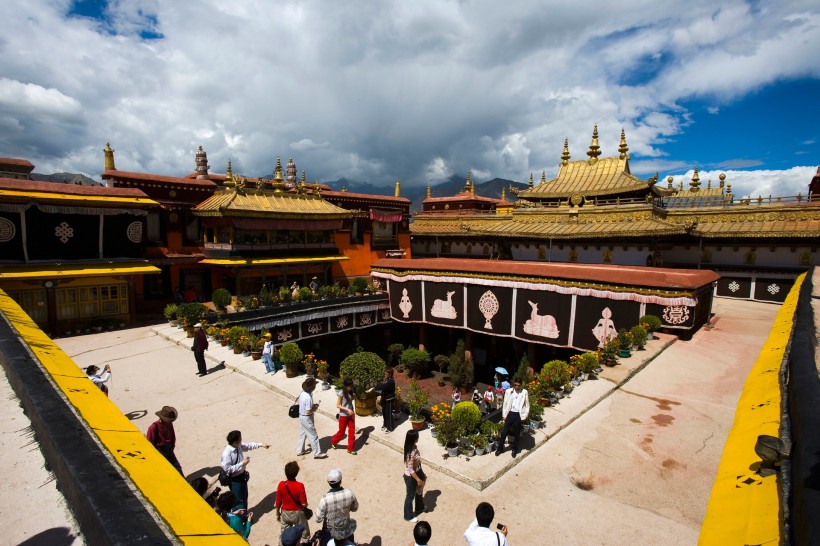 点击大图看下一张：西藏拉萨大昭寺图片