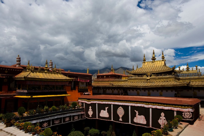 点击大图看下一张：西藏拉萨大昭寺图片