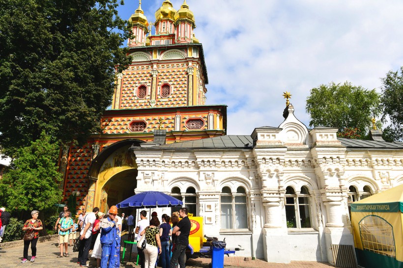 点击大图看下一张：俄罗斯莫斯科谢尔盖修道院风景图片