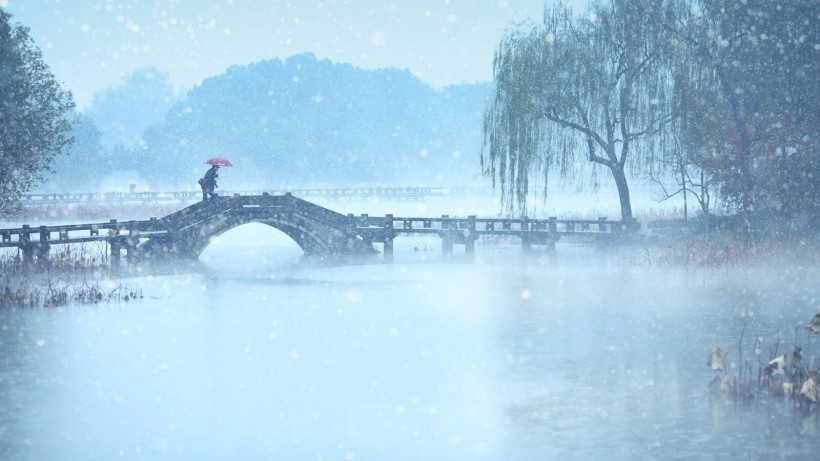 点击大图看下一张：浙江杭州西湖雪景图片