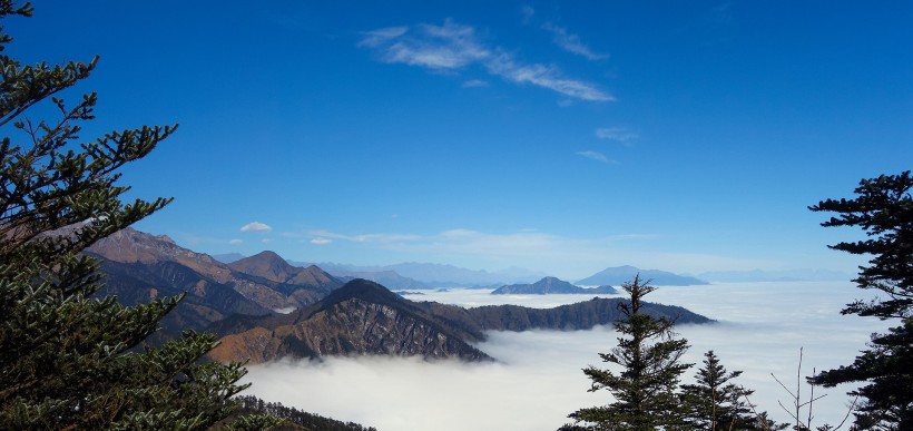 点击大图看下一张：四川西岭雪山风景图片