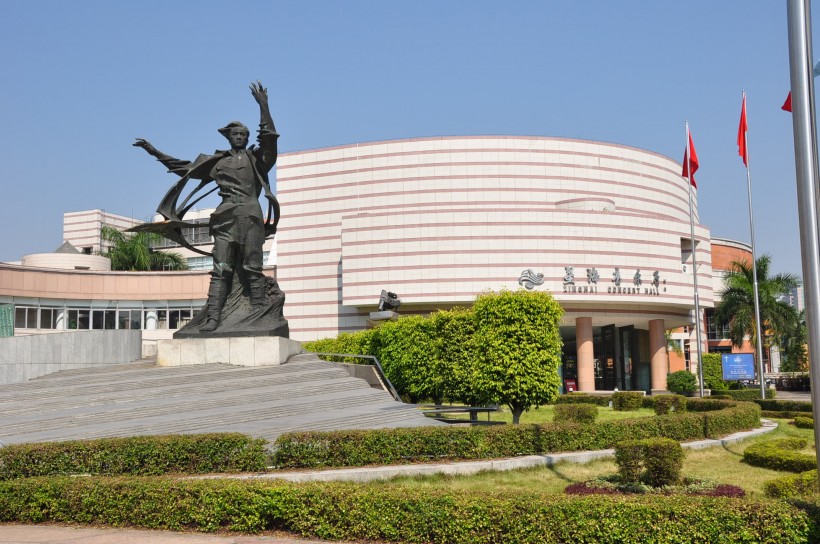 点击大图看下一张：广东广州星海音乐厅图片