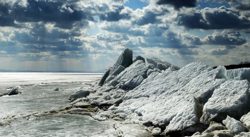 点击大图看下一张：黑龙江兴凯湖冰原风景图片