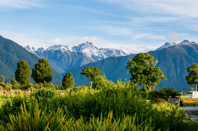 点击大图看下一张：新西兰雪山风景图片