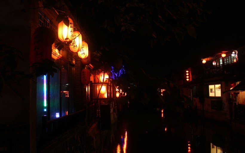 点击大图看下一张：西塘夜景图片