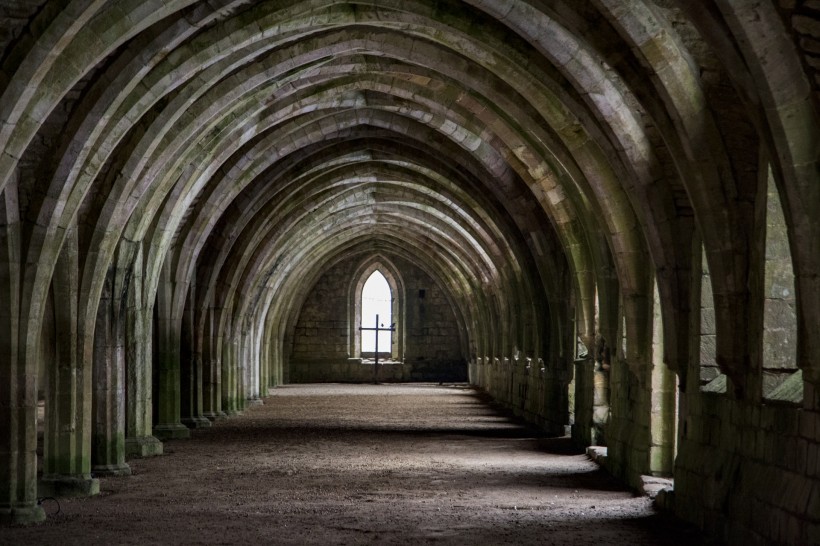 点击大图看下一张：英国喷泉修道院建筑风景图片
