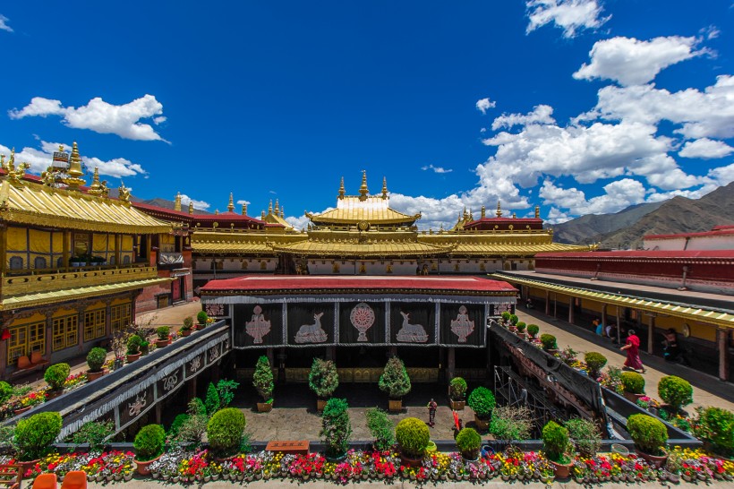 点击大图看下一张：美丽的西藏风景图片