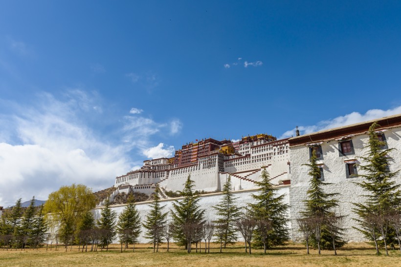 点击大图看下一张：西藏建筑风景图片