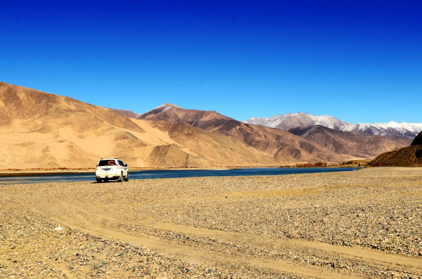 点击大图看下一张：西藏雅鲁藏布江风景图片
