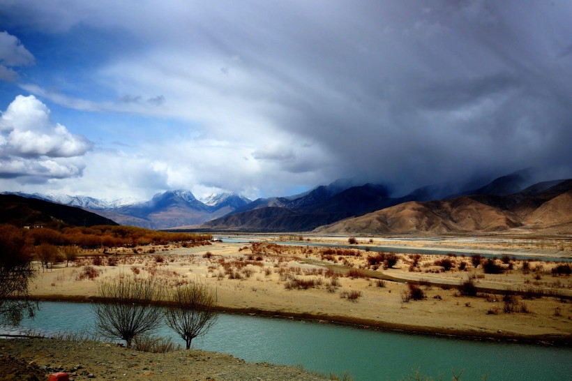 点击大图看下一张：美丽的西藏风景图片