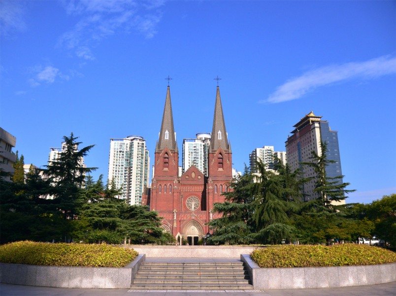 点击大图看下一张：上海徐家汇天主教堂图片