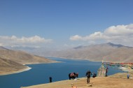 西藏美丽的羊卓雍措风景图片_8张