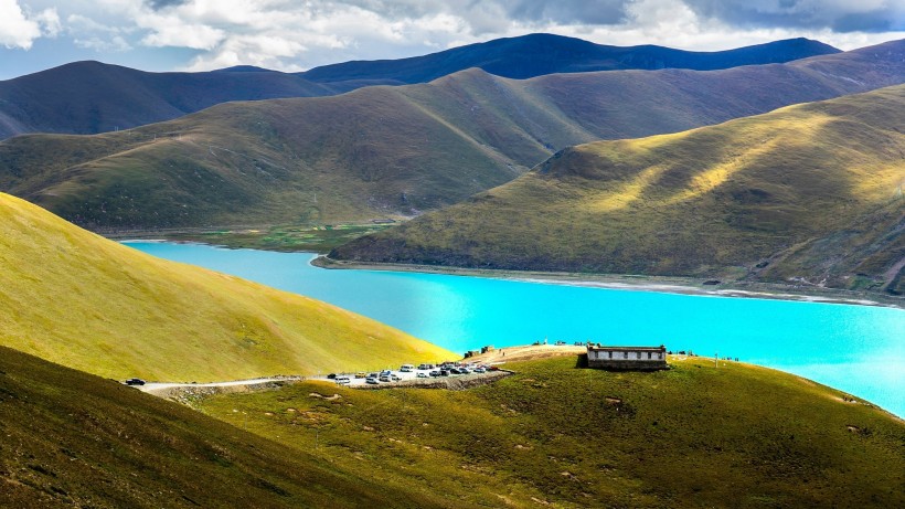 点击大图看下一张：西藏羊卓雍错风景图片
