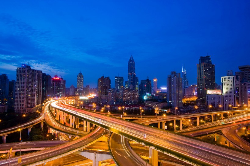 点击大图看下一张：上海延安路高架桥夜景图片