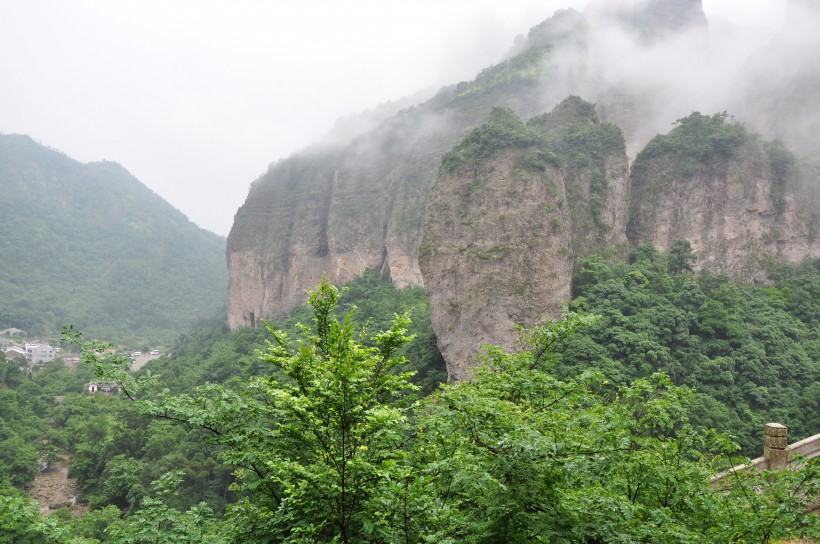 点击大图看下一张：浙江温州雁荡山风景图片