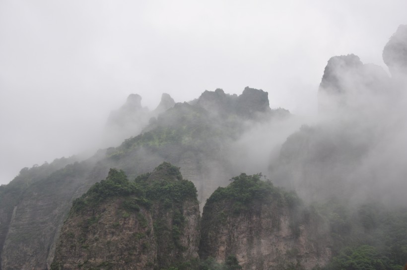 点击大图看下一张：浙江温州雁荡山风景图片