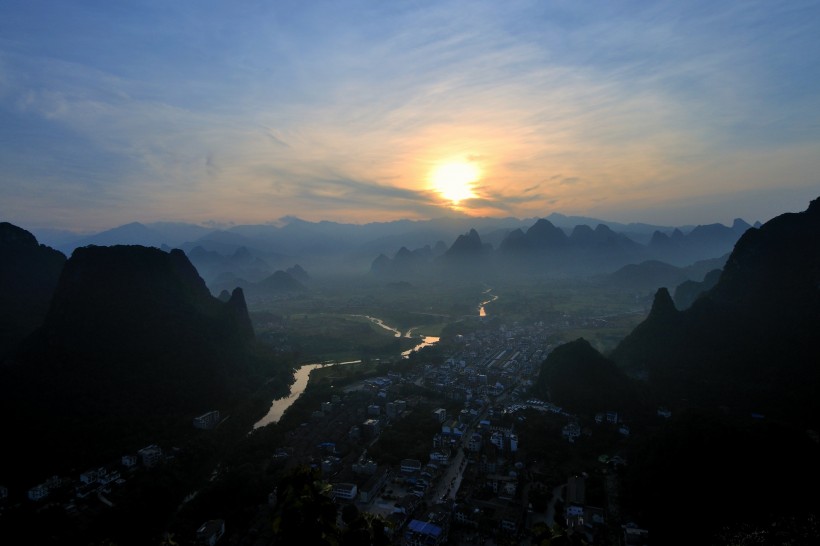 点击大图看下一张：广西桂林阳朔风景图片