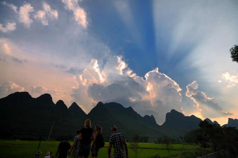 点击大图看下一张：广西桂林阳朔风景图片
