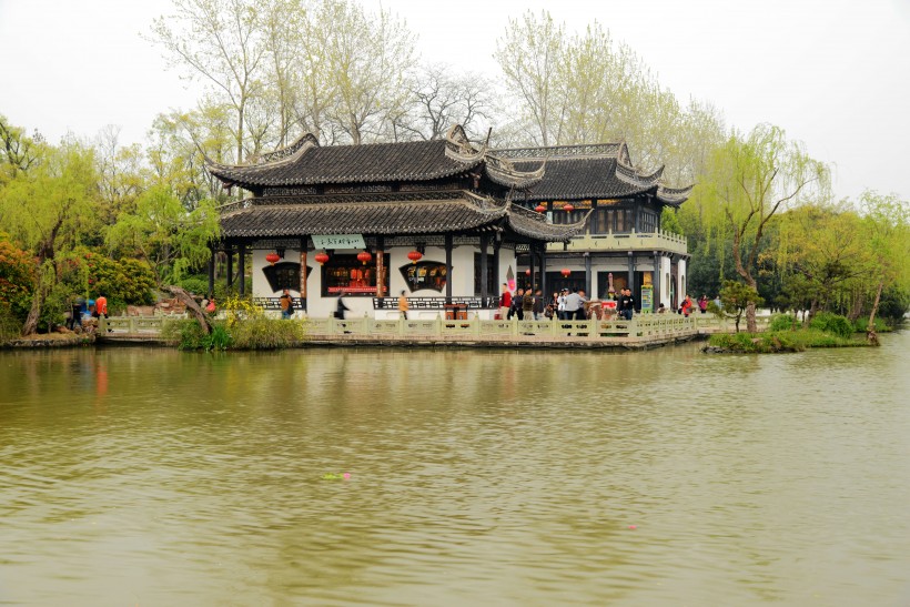 点击大图看下一张：江苏扬州风景图片